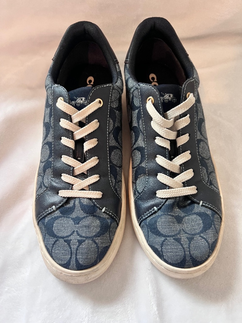 Coach Signature Lace-Up Sneakers Low-Top
